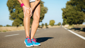 las principales manifestaciones de la artrosis de la articulación de la rodilla. 